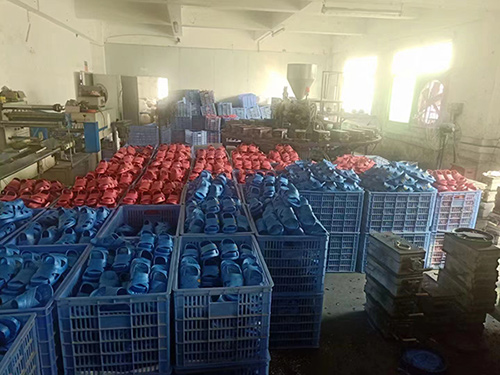 防静电拖鞋生产车间