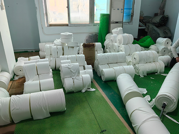 无尘布分条车间